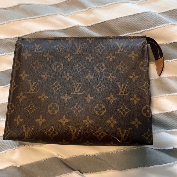 Louis Vuitton Brown Monogram Toiletry Pouch - Picture 3 of 9